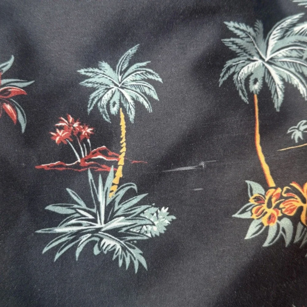 Quiksilver Boys Tropical Palm Tree Island Print Swim Trunks Size S (8)